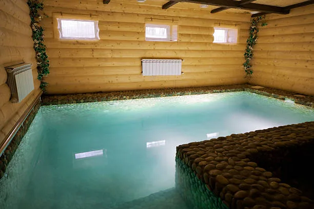 how does a pool heater work​