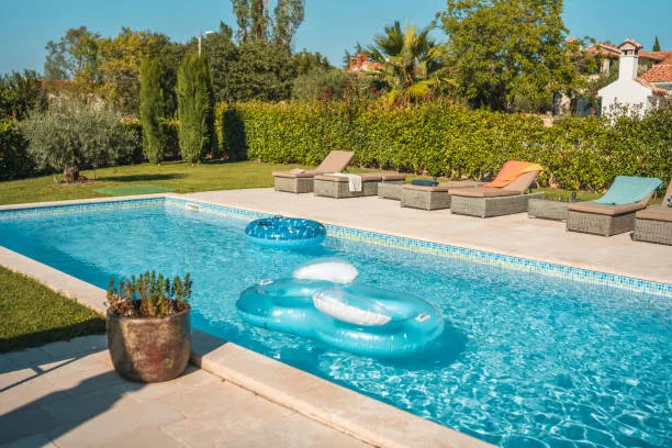 what temperature should a heated pool be​